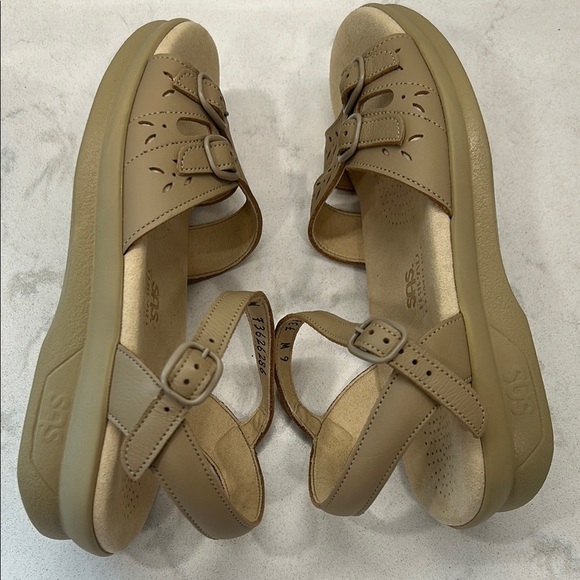 SAS Duo Natural Tan Sandals with Cushioned Footbed and Adjustable Straps 6W - Picture 11 of 16